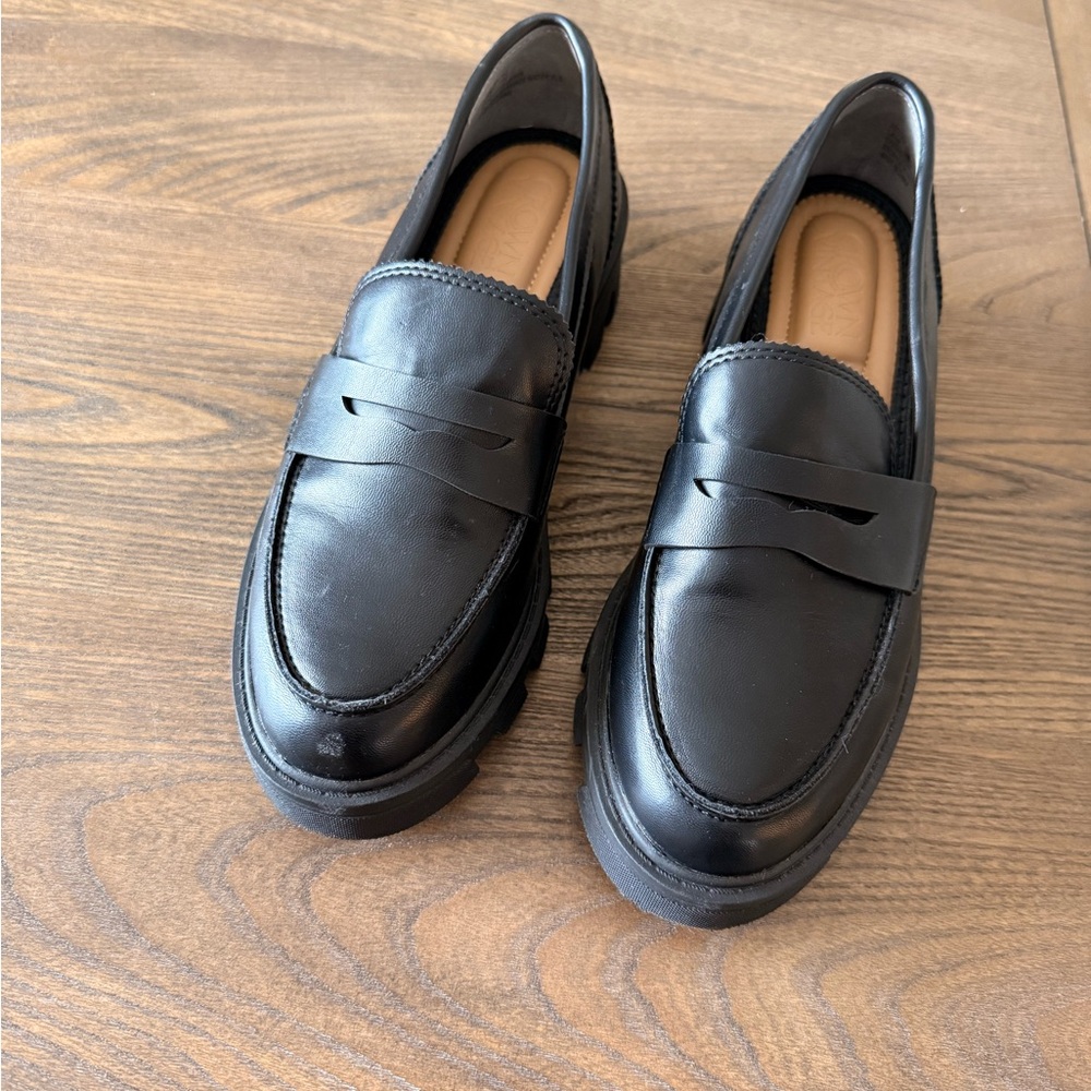 Crown Vintage Black Leather Loafers